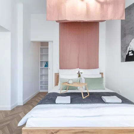 Industrial In Apartmán *