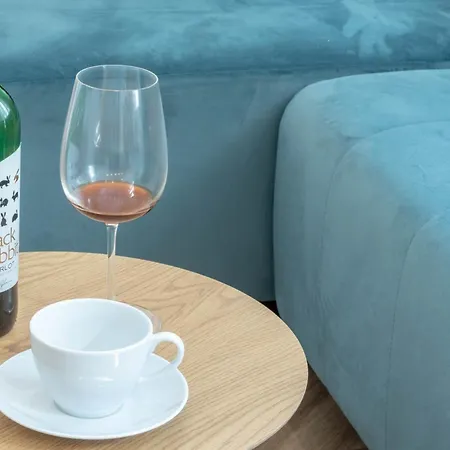 Apartament Industrial In *