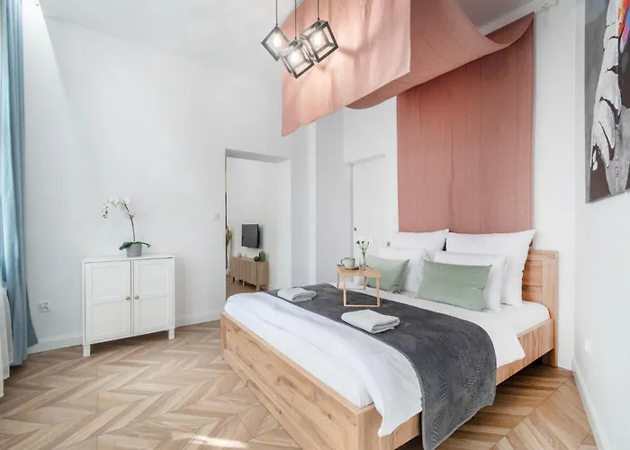 Apartament Industrial In *